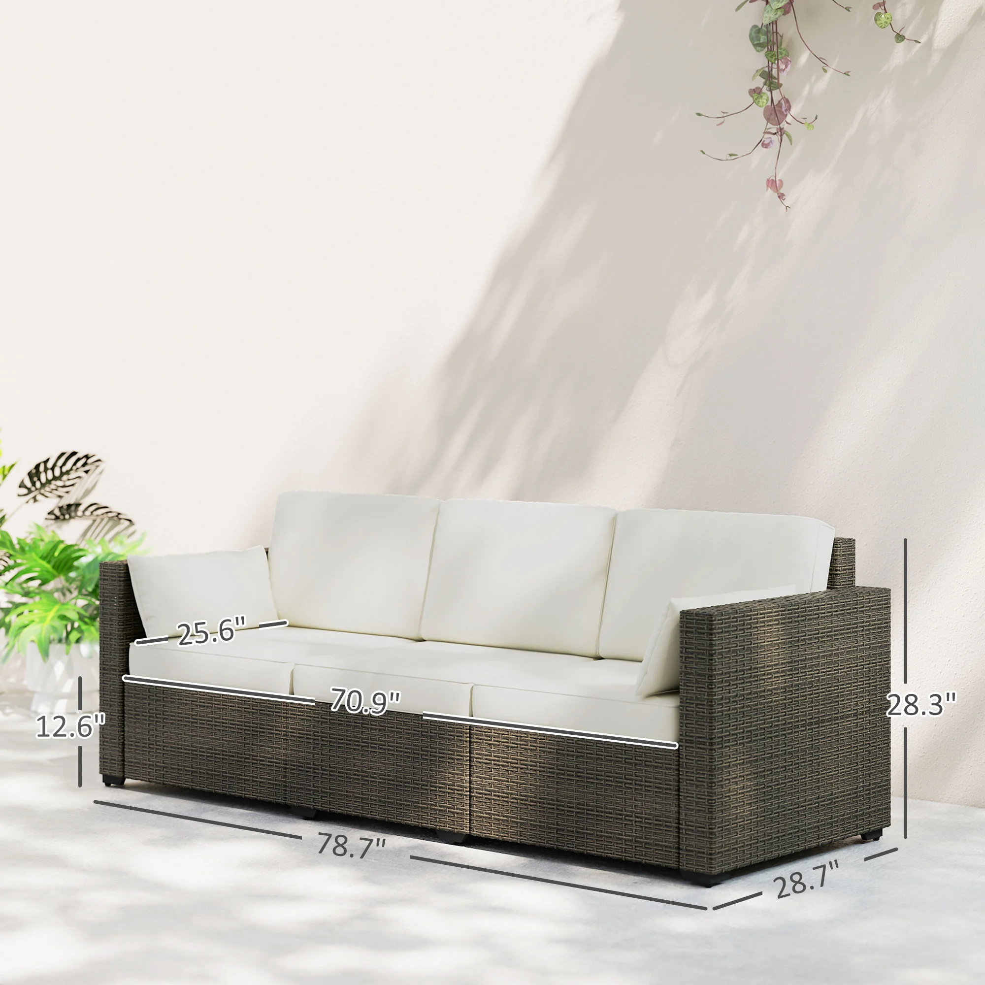 CampGlut Rattan-Geflecht der 3-Sitzer Couch im Detail.