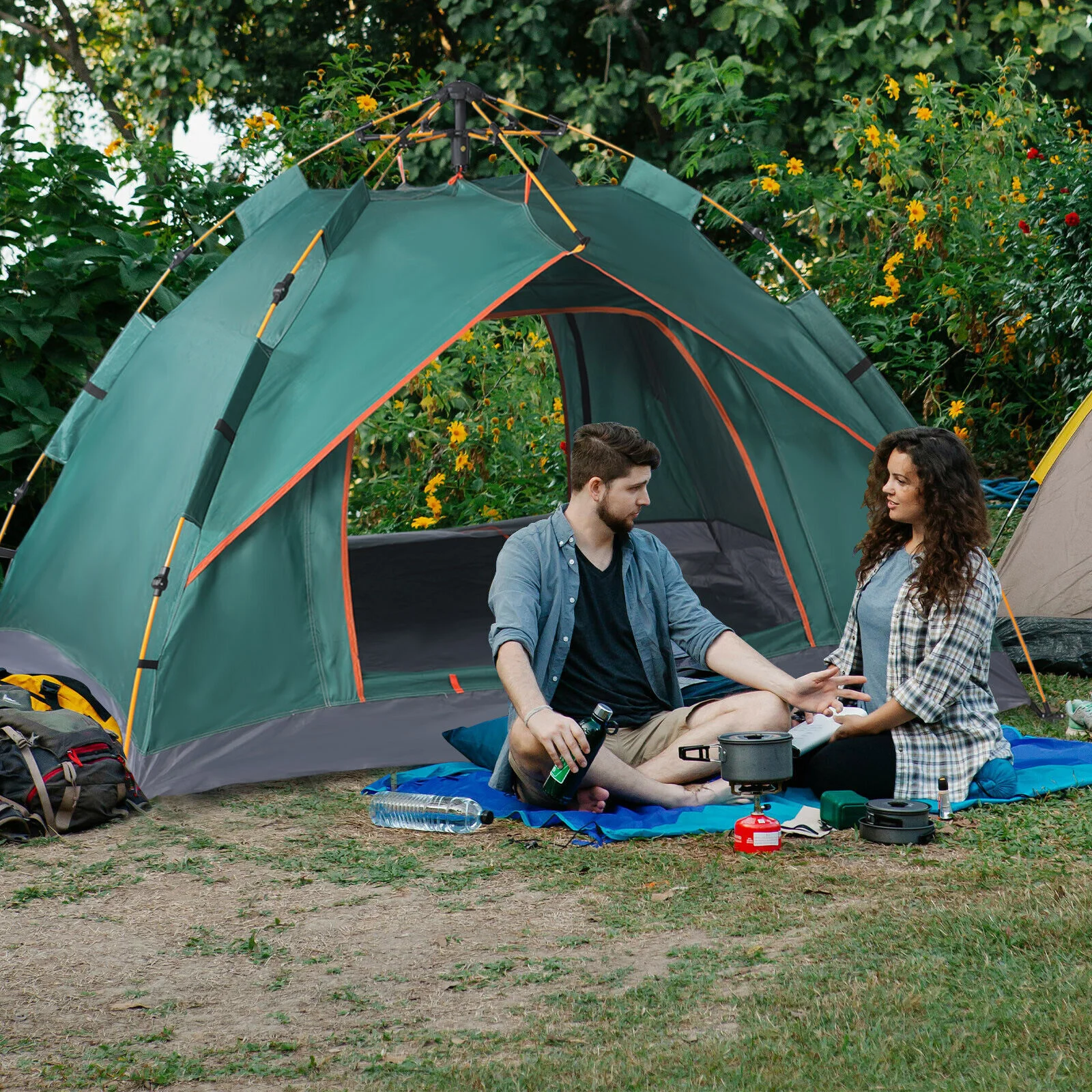 CampGlut Zelt mit Belüftungsfenstern, für Outdoor-Abenteuer.