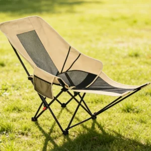 CampGlut tragbarer Outdoor-Faltstuhl mit Netzbespannung.