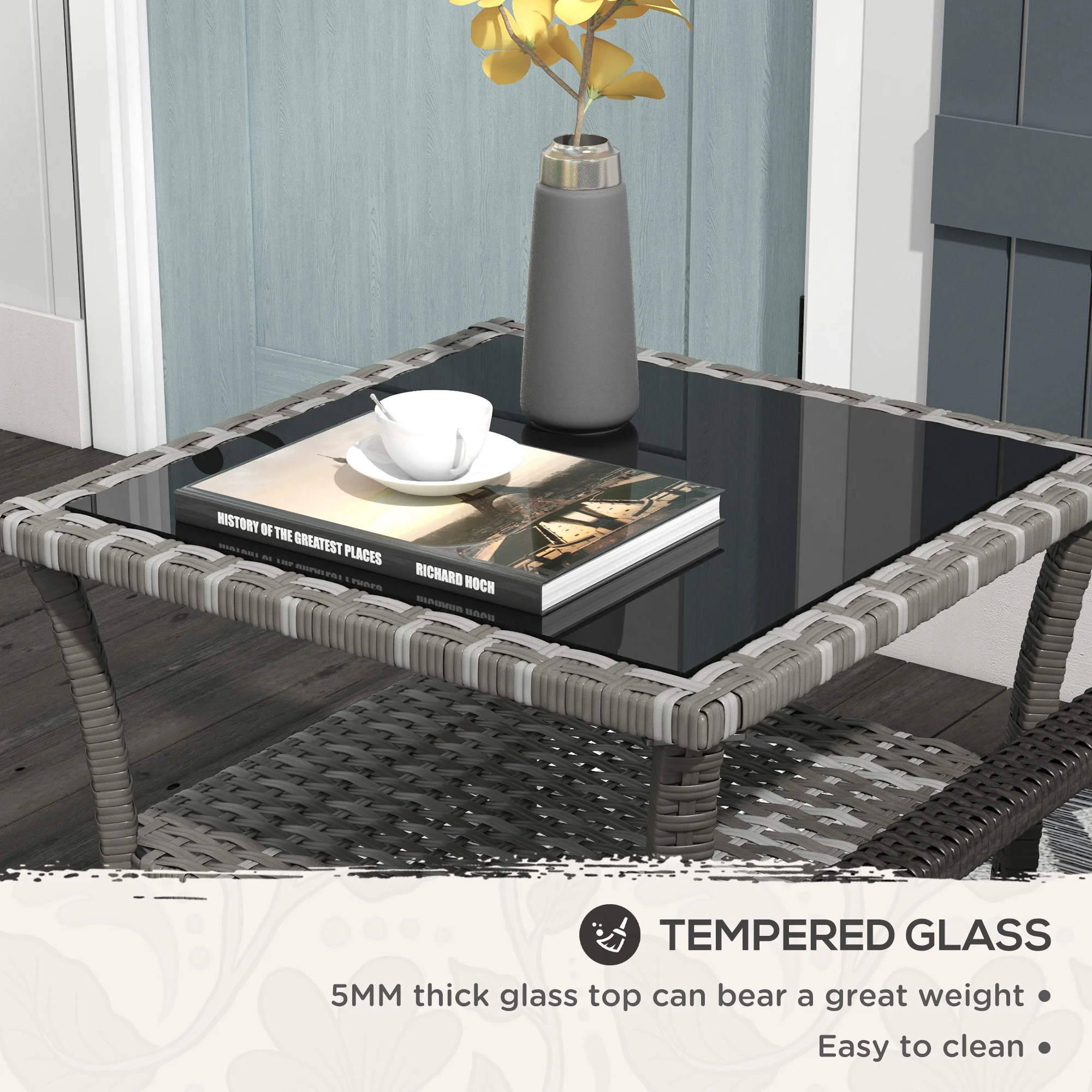 CampGlut Rattan Side Table, leicht und robust.