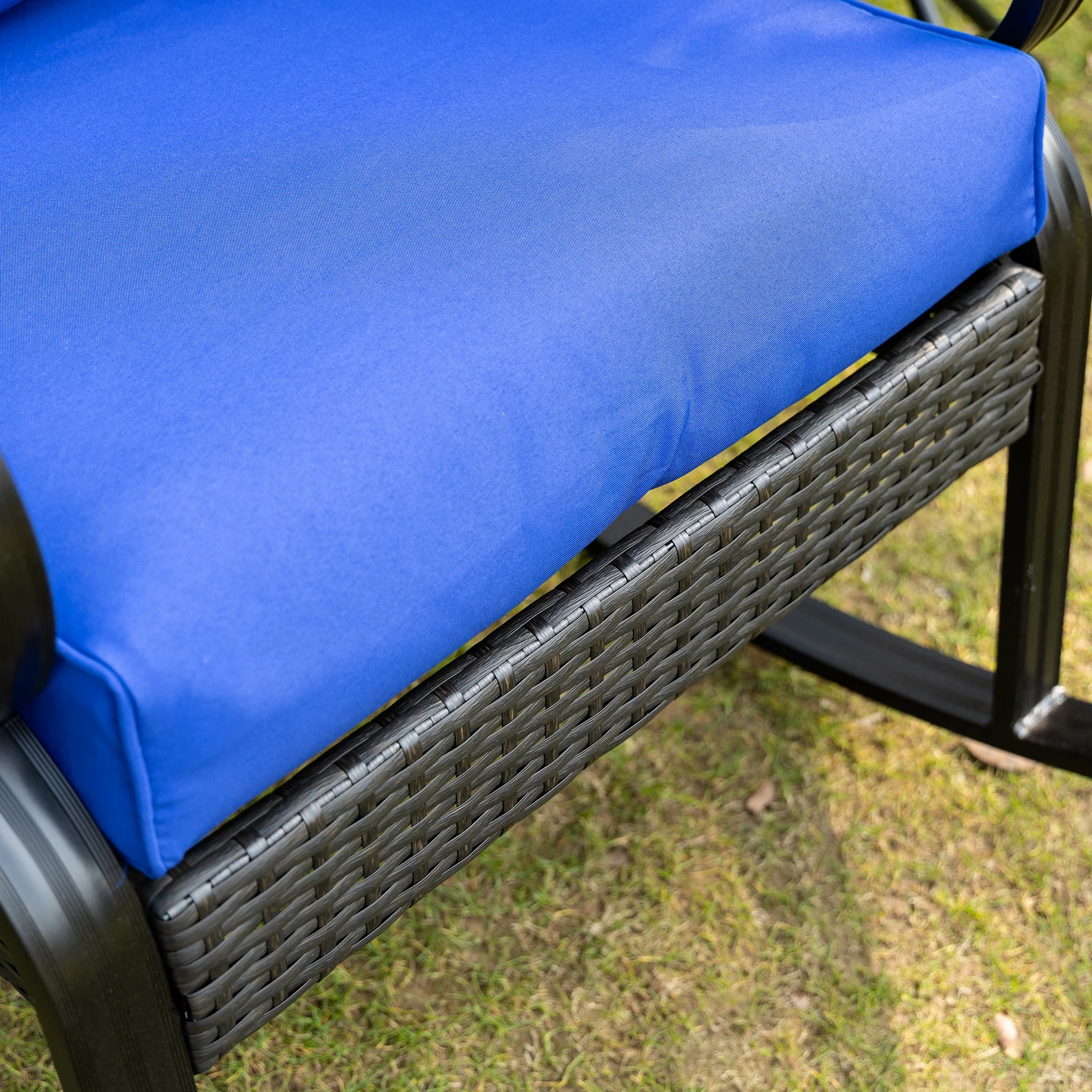 Fauteuil à bascule en rotin de jardin avec coussins, aluminium, accoudoirs, bleu - Imagen 4