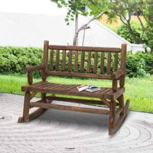 CampGlut Holzschaukelstuhl für zwei Personen mit Baumstamm-Design.