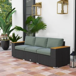 CampGlut 3-Sitzer Outdoor-Sofa aus PE-Rattan mit breiten Sitzen und Armlehnen.