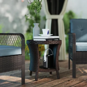 CampGlut PE-Rattan Couchtisch mit zweistöckigem Stauraum.